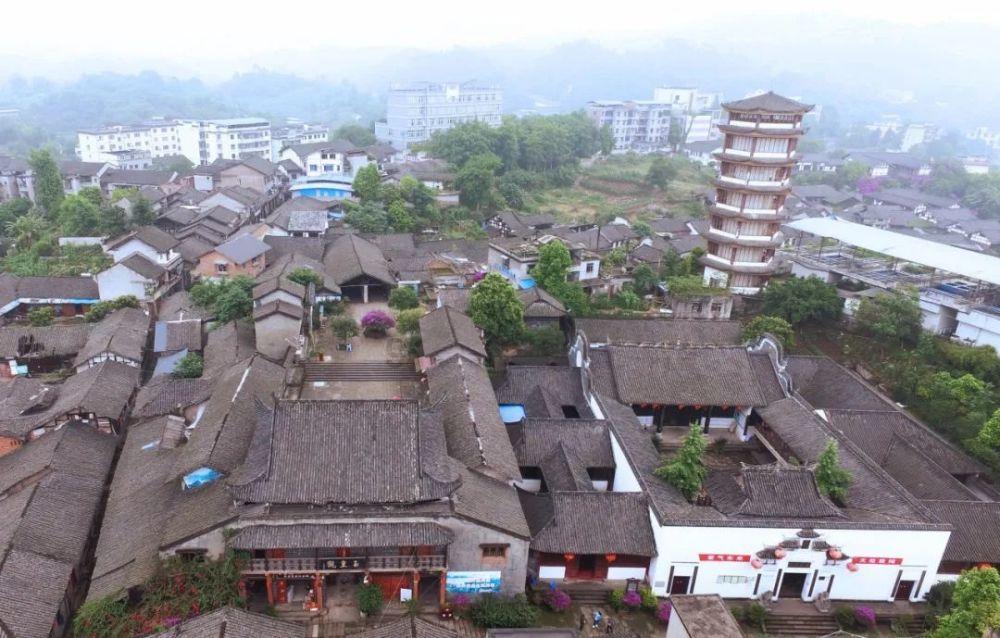 逃出平静乡村